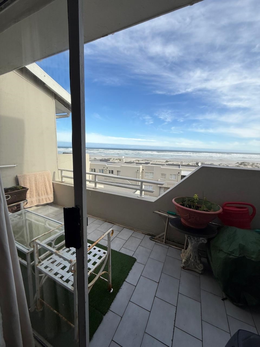 1 Bedroom Property for Sale in Van Riebeeckstrand Western Cape